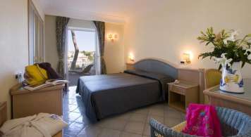 Hotel Hermitage & Park Terme - mese di Aprile - Hotel Hermitage - Camera con terrazza